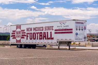 LAS CRUCES, NM, ABD - 16 Mayıs 2024: Aggies New Mexico Eyalet Üniversitesi 'nde futbol fragmanı.
