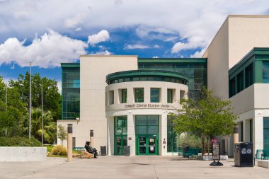 LAS CRUCES, NM, ABD - 16 Mayıs 2024: New Mexico Eyalet Üniversitesi Corbett Merkezi Öğrenci Birliği.