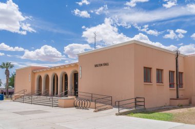 LAS CRUCES, NM, ABD - 16 Mayıs 2024: New Mexico Eyalet Üniversitesi 'nde Milton Hall.