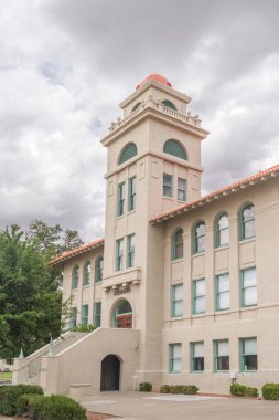 LAS CRUCES, NM, ABD - 16 Mayıs 2024: New Mexico Eyalet Üniversitesi Goddard Hall.