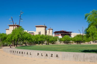 EL PASO, TX, ABD - 18 Mayıs 2024: Texas El Paso Üniversitesi Centennial Plaza.