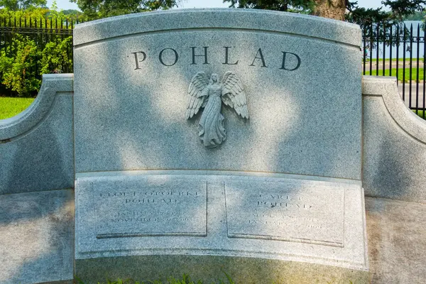 stock image MINNEAPOLIS, MN, USA - AUGUST 3, 2024: Carl and Eloise Pohlad  burial monument at historic Lakewood Cemetery.