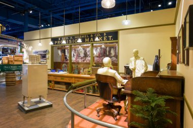 AUSTIN, MN, ABD, Kasım 2024: Hormel Gıda Spam Müzesinde Inteiror İmza.