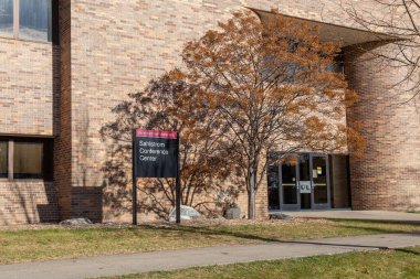 CROOKSTON, MN, ABD, 18 Kasım 2024: Minnesota Crookston Üniversitesi Sahlstrom Konferans Merkezi.