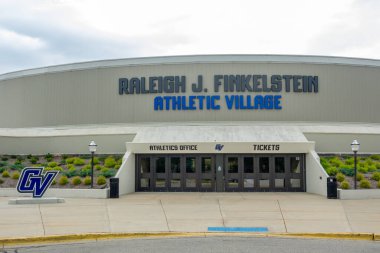 ALLENDALE, MI, ABD, SEPTEMBER 20, 2024: Raleigh J. Finkelstein Atletizm Köyü Grand Valley Eyalet Üniversitesi Kampüsü.