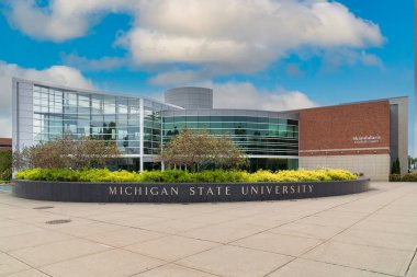 Doğu LANSING, MI, ABD, SEPTEMBER 20, 2024 Duffy Daughtery ve Skandalaris Futbol Merkezi Michigan Eyalet Üniversitesi kampüsünde.