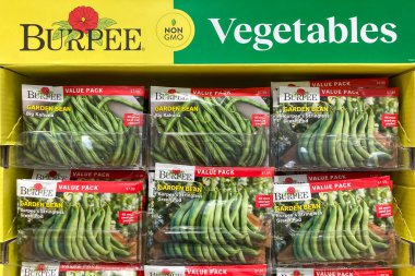 HUDSON, WI, ABD, HAZİRAN 10 HAZİRAN 2025: Burpee fasulye tohumu sergisi ve ticari marka logosu.