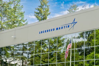 BOTHELL, WA, ABD, 25 Mayıs 2025: Lockheed Martin ofisleri dış ve ticari marka logosu.