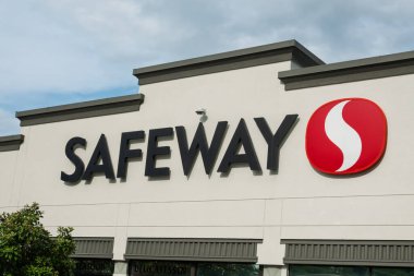 REDMOND, WA, ABD, MAYIS 25, 2025: Safeway perakende market dış ve ticari marka logosu.