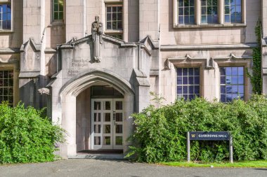 SEATTLE, WA, ABD, 25 Mayıs 2025: Washington Üniversitesi kampüsündeki Gerberding Hall.