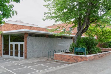 Eugene, OR, ABD, 29 Mayıs 2025: Oregon Üniversitesi kampüsündeki Colmbia Hall.