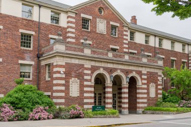 Eugene, OR, ABD, 29 Mayıs 2025: Oregon Üniversitesi kampüsündeki Straub Hall.
