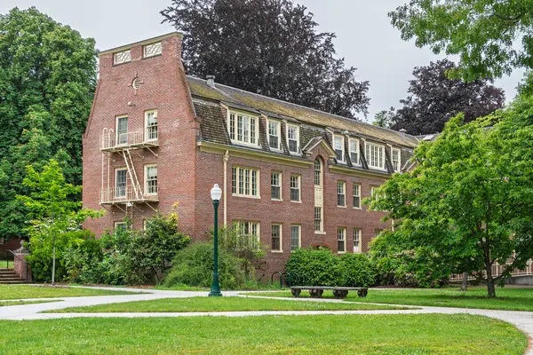 Eugene, OR, ABD, 29 Mayıs 2025: Oregon Üniversitesi kampüsündeki Susan Campbell Hall.