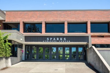 Salem, OR, USA, 30 Mayıs 2025: Willamette Üniversitesi kampüsündeki Sparks Atletizm Merkezi.