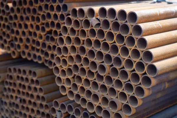 Metal ürünler, metal profil ve metal borular üretimi. Yüksek kalite fotoğraf