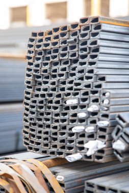 Metal ürünler, metal profil ve metal borular üretimi. Yüksek kalite fotoğraf