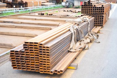 Metal ürünler, metal profil ve metal borular üretimi. Yüksek kalite fotoğraf