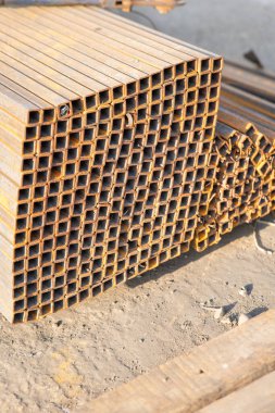 Metal ürünler, metal profil ve metal borular üretimi. Yüksek kalite fotoğraf