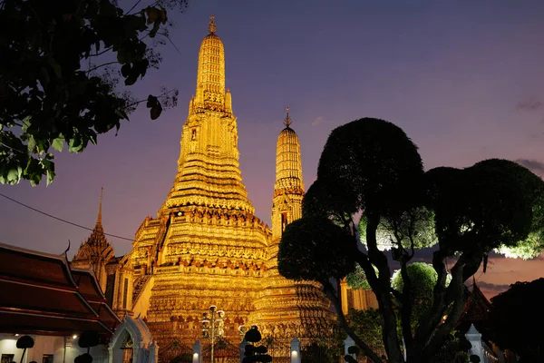 Prosvětlený Starý Buddhistický Chrám Wat Arun Bangkoku — Stock fotografie