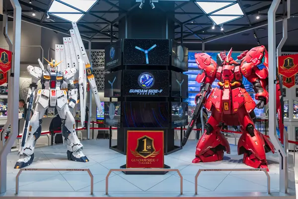 stock image Fukuoka, Japan - April 7, 2024: Mobile Suit Gundam and Sazabi statues at Gundam F side Fukuoka Park inside Mitsui Shopping Park LaLaport.