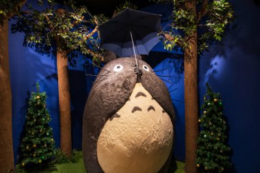 Shinsaibashi PARCO 6. katındaki Studio Ghibi mağazasındaki komşu Totoro heykelciğim. Totoro, Studio Ghibli 'nin en popüler anime yapımlarından biridir..