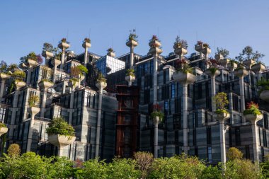 Tian 'an Sunshine Plaza mimarisi mavi gökyüzüne, Şangay' a, Çin 'e karşı 1000 ağaç inşaatı olarak bilinir. Fotoğraf ve alışveriş için ünlü seyahat yeri.
