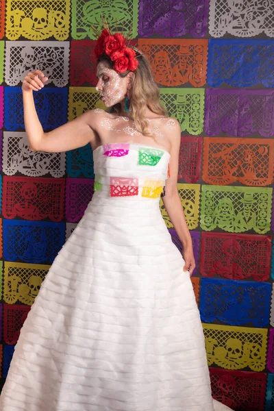 Retrato Mujer Mexicana Maquillaje Tradicional Novia Disfraz Catrina Posando Con — Foto de Stock