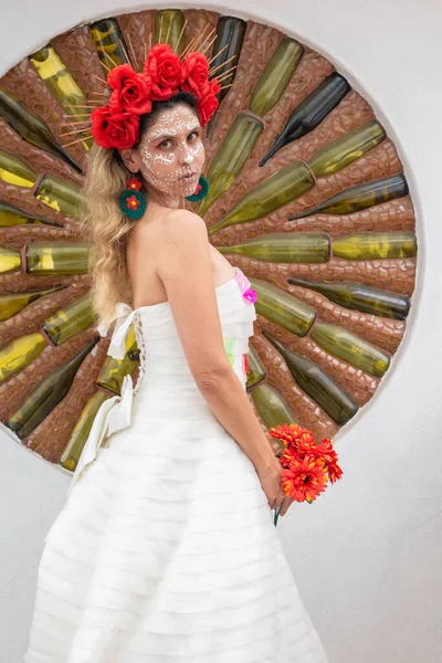 Ritratto Donna Messicana Costume Tradizionale Trucco Sposa Catrina Posa Muro — Foto Stock