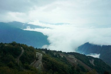                               Himalayalar 'daki dağlar, Karla kaplı Kanchenjunga manzarası
