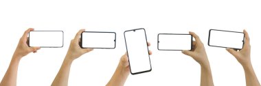 Beyaz arkaplanda izole edilmiş boş beyaz ekranlı cep telefonu taşıyan erkek elleri koleksiyonu kırpma yolunu da içerir.