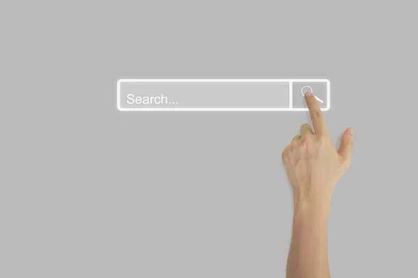 用手触摸放大镜图标搜索页面上的触摸屏与复制空间 搜索浏览互联网数据信息网络的概念 — 图库照片