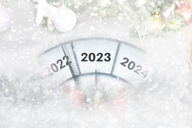 Gece yarısına geri sayım başladı. Noel 'den önceki ya da 2023 yılındaki tatil sayımı.