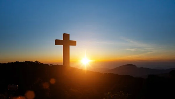 Σιλουέτες Του Χριστιανικού Σταυρού Σύμβολο Στην Κορυφή Του Βουνού Στο — Φωτογραφία Αρχείου