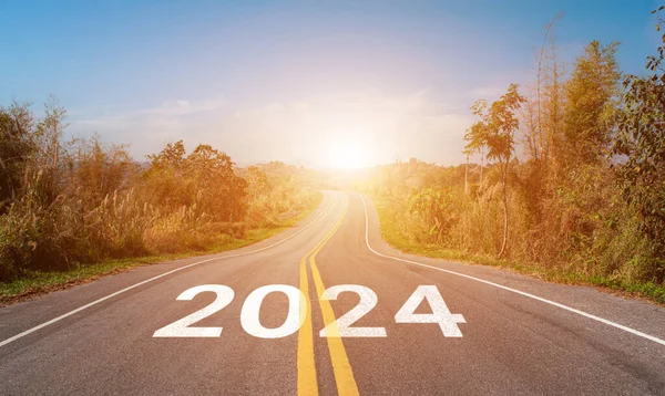 2024 Року Написано Шосе Порожня Асфальтована Дорога Красивий Фон Сонця — стокове фото