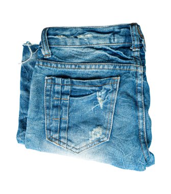 Katlanmış mavi pantolon beyaz arka planda izole edilmiş, kırpma yolu