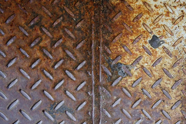 金属の質感の古い鉄のドア — ストック写真
