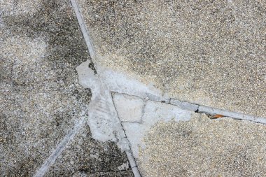 Gri ve gri çatlak duvar 