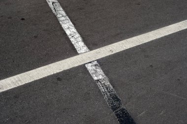 Çizgi ve çizgilerle asfalt dokusu