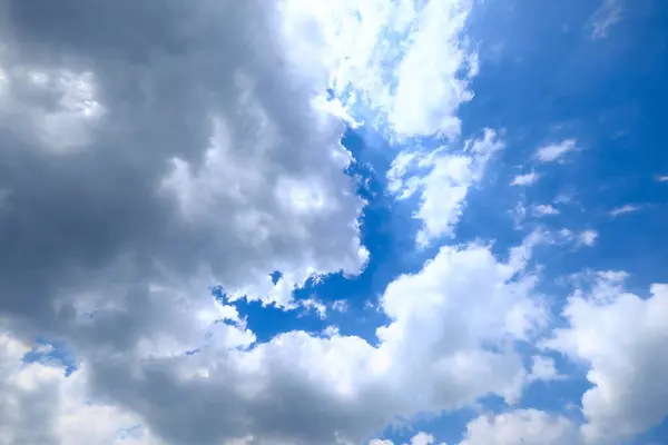 Fehér Felhők Kék Égen Gyönyörű Háttér Kék Felhők — Stock Fotó