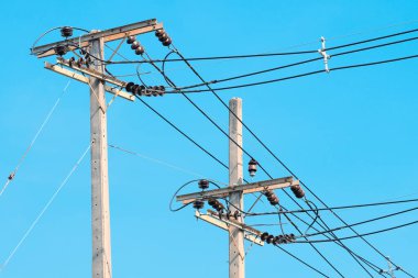 elektrik yüksek voltaj güç hatları