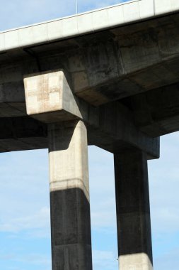 Köprü yapısı, kapat