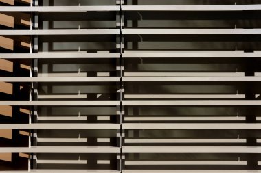 modern metal pencere perdeleri