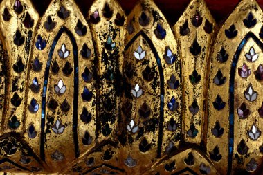 Tapınakta altın taç