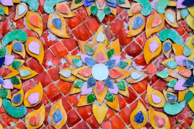 Duvardaki seramik fayans mozaiği