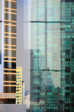 Şehrin modern binası