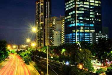 Şehrin gece manzarası