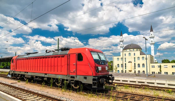 ドイツ バーデン ヴュルテンベルク州のケール駅における貨物用電気機関車 — ストック写真