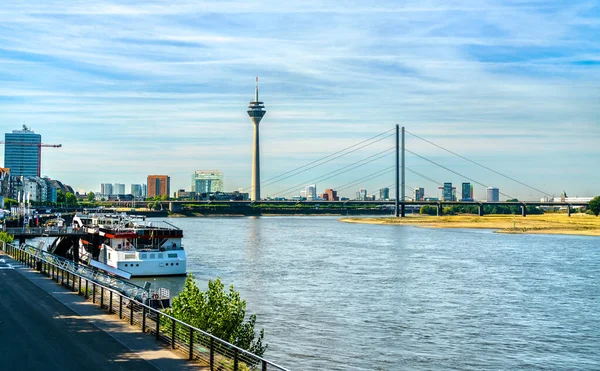 Skyline Düsseldorf Med Floden Rhen Nordrhein Westfalen Tyskland — Stockfoto