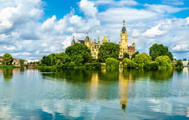 Schwerin Kalesi, Almanya Mecklenburg-Vorpommern 'deki Schwerin Gölü' nde.