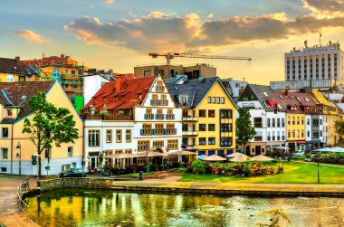 Paderborn 'un günbatımında gökyüzü - Kuzey Ren-Vestfalya, Almanya
